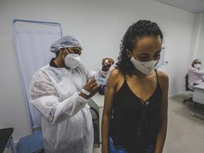 Segundo o Vacinômetro, 16 municípios estão abaixo de 60% nas taxas de cobertura da segunda dose da vacina contra a Covid-19.