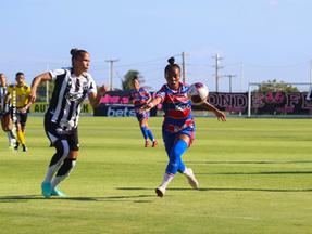 Atletas de Ceará e Fortaleza disputam bola