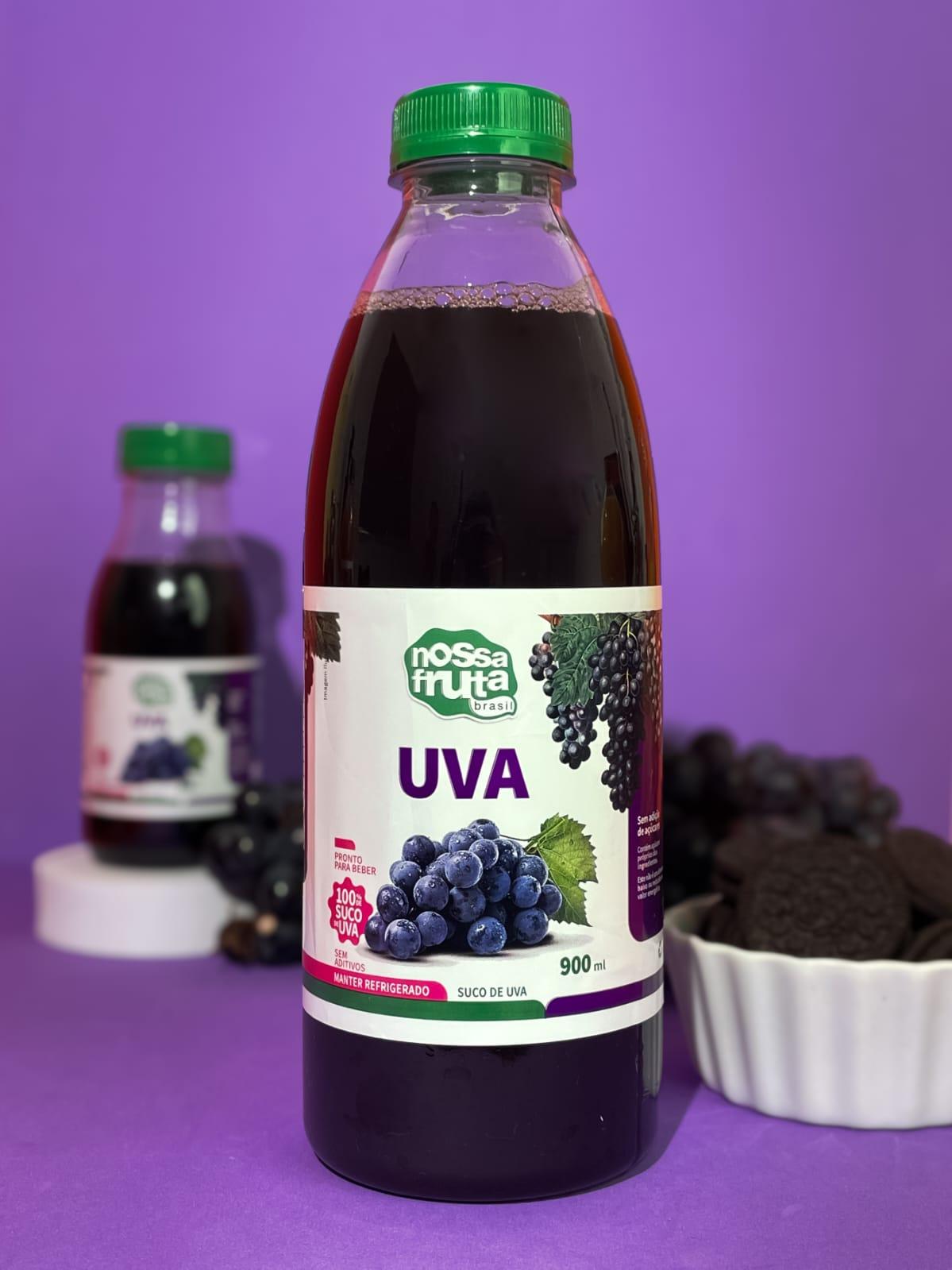 Garrafa de suco de uva da marca Nossa Fruta