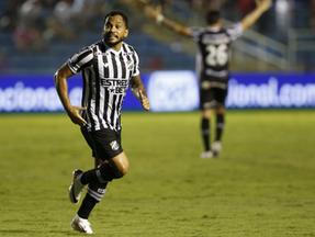 Lourenço comemora gol pelo Ceará