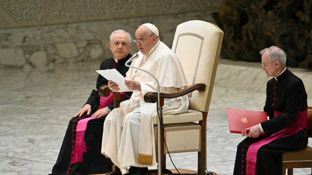 Papa Francisco. Vaticano classifica barriga de aluguel, aborto e eutanásia como ameaças à dignidade humana