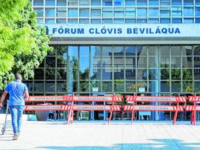 Entrada do Fórum Clóvis Beviláqua, onde grupo criminoso foi condenado por crimes na Aldeota