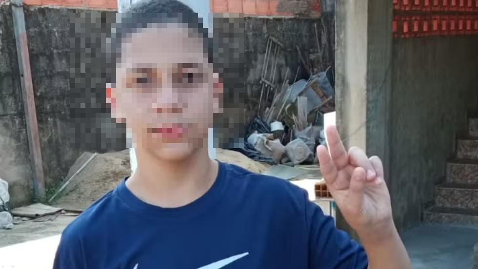 Foto de Carlos Teixeira, adolescente foi internado uma semana após relatar dores e falta de ar