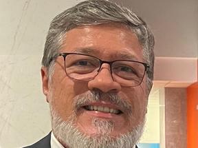Professor Josué Viana é educador e executivo
