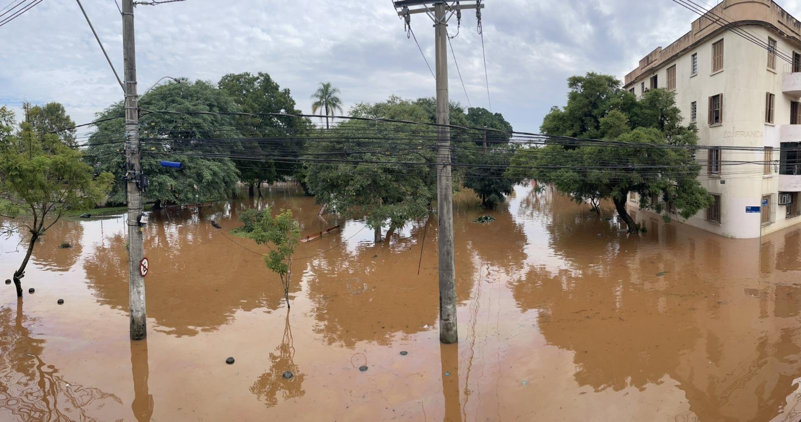 Rua de Porto Alegre inundada