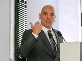 O Conselho Federal de Medicina (CFM) prepara um recurso para tentar reverter a decisão individual do ministro Alexandre de Moraes