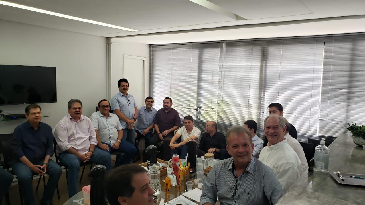 Reunião de deputados do PDT com Ciro Gomes e André Figueiredo