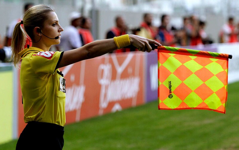 Fernanda Colombo falhou ao assinalar uma irregularidade inexistente em um lance que resultou em gol do Cruzeiro. Com a anulação, a partida terminou com vitória para o arquirrival da Raposa, o Atlético Mineiro 