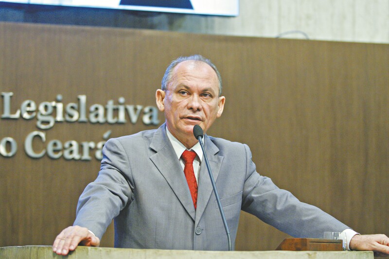 Deputado Nelson Martins foi um dos que deixaram o secretariado do Governo do Estado para trabalhar no comitê central da campanha de Camilo Santana