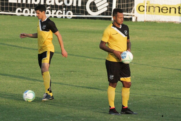 Dupla de ataque titular, Magno Alves e Bill pode ficar fora do jogo contra a Portuguesa