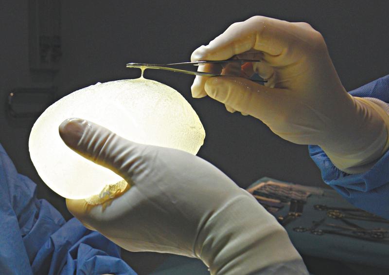 Médicos alertam para perigos da cirurgia plástica feita por quem