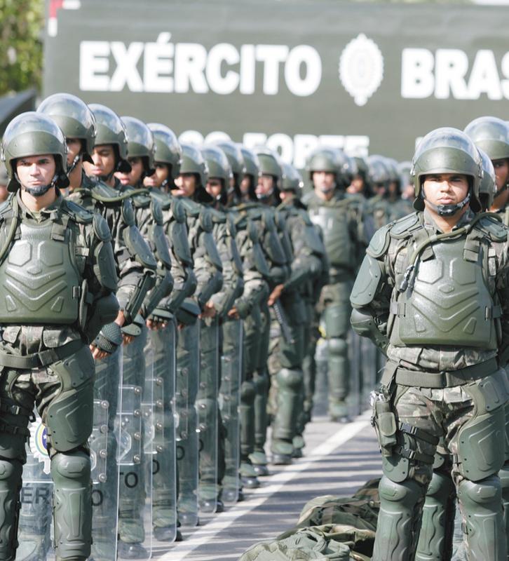 Jovens que completam 18 anos fazem alistamento militar; veja como funciona  - Hoje São Paulo
