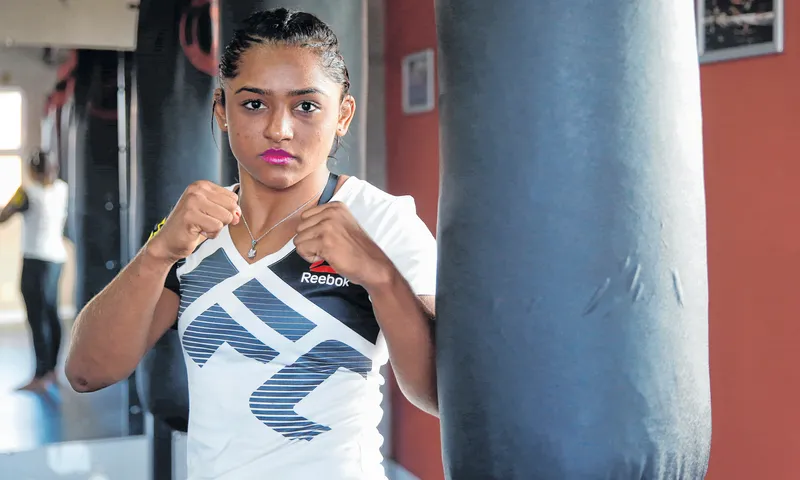 Lutadora é natural de Tauá, na Região dos Inhamuns, e mudou rotina e local de treinos para se firmar nas artes marciais