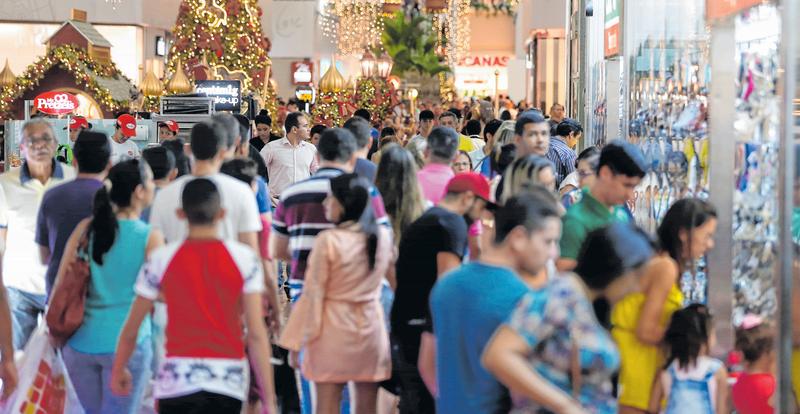 Shoppings lotados no fim de semana; até 200 mil pessoas - Negócios - Diário  do Nordeste