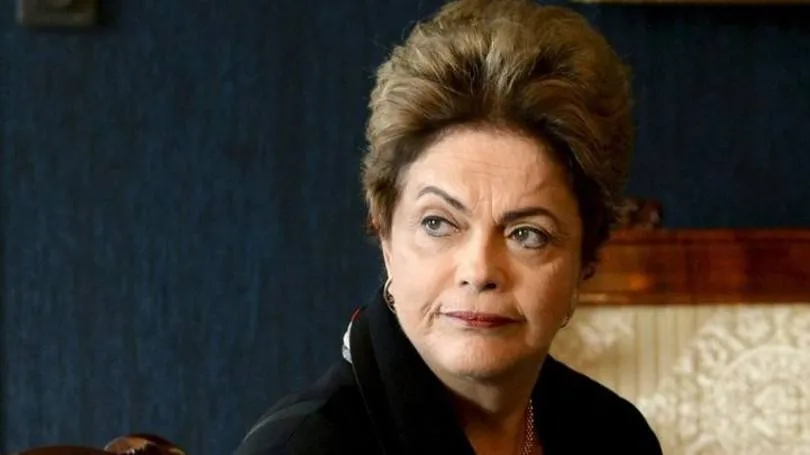 A derrota da ex-presidente Dilma surpreende, já que todas as pesquisas eleitorais apontavam a vitória da petista.