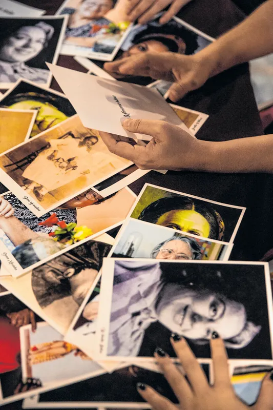 Na dinâmica, os participantes trabalham com personagens de diferentes períodos da história
