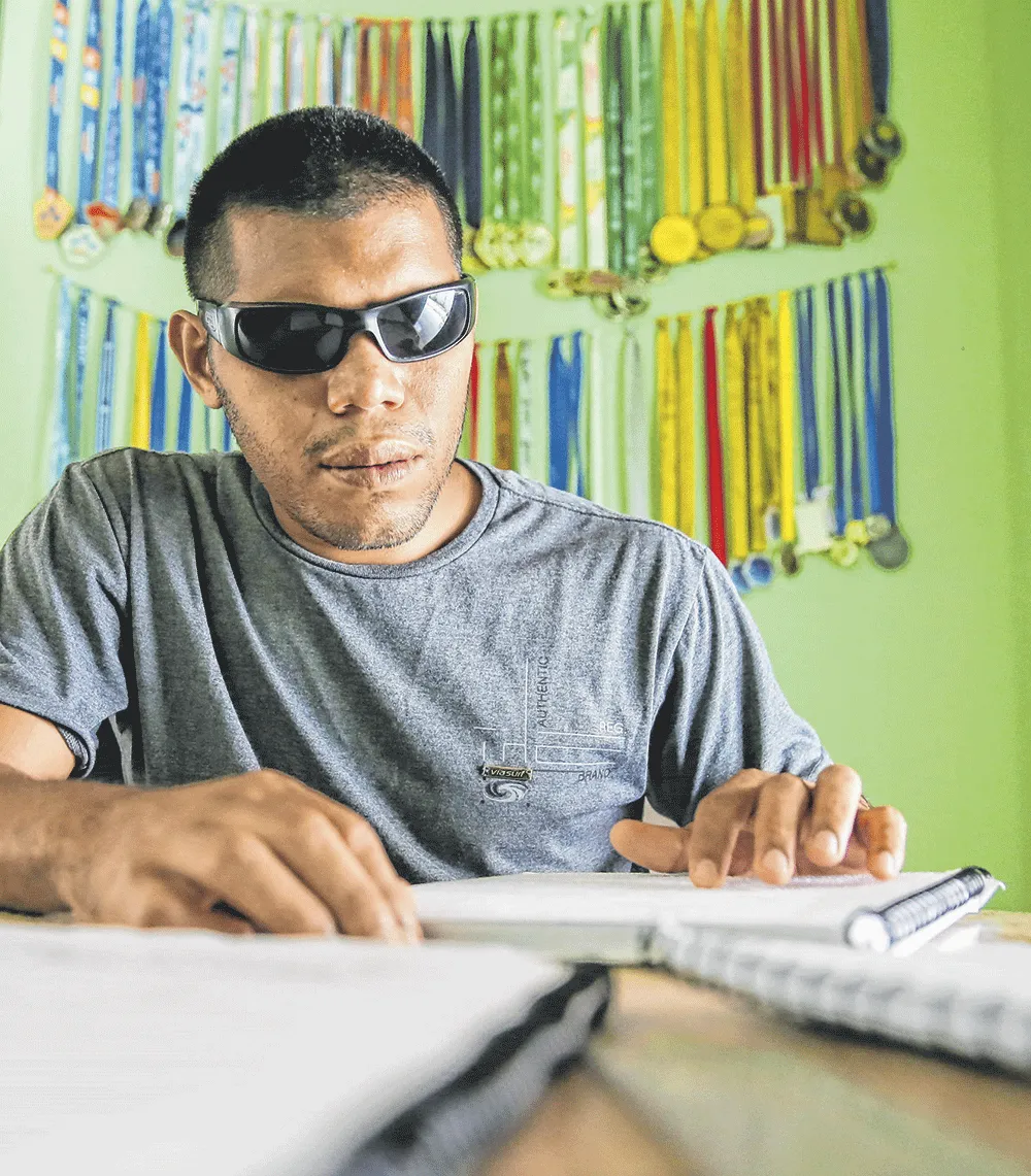 O educador físico Erenildo Souza venceu os obstáculos e conseguiu fazer o Enem e terminar o curso superior no IFCE. Ele, no entanto, revela que não foi fácil 