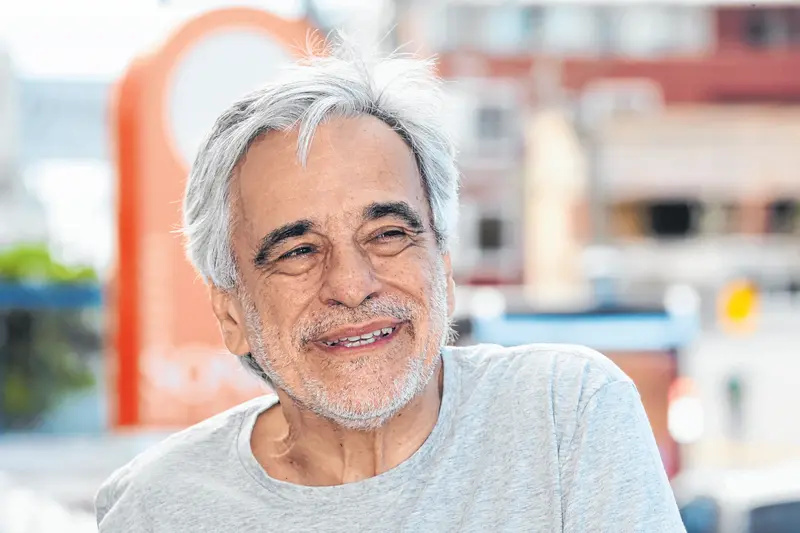 Aderbal Freire-Filho defendeu o teatro como uma potência acessível e de forte apelo político