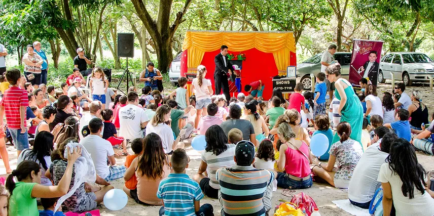 Show de mágica acontece Paço Municipal