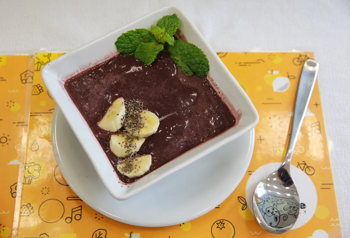 Receitinha de açaí incrementada com banana e chia