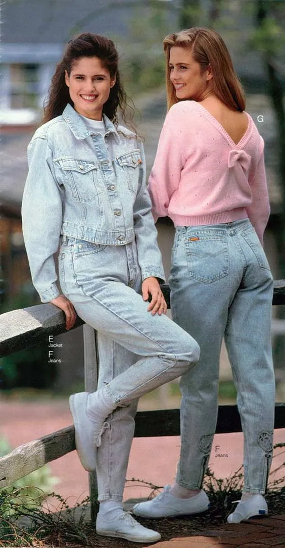 Editorial de moda nos anos 1990 com foco em jeans
