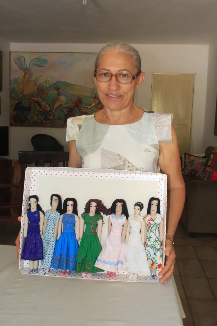 A produção de Lidia ainda não está sendo comercializada. Elogiada por amigos e apoiada pelo marido, a artesã não descarta a possibilidade de vender as peças no futuro