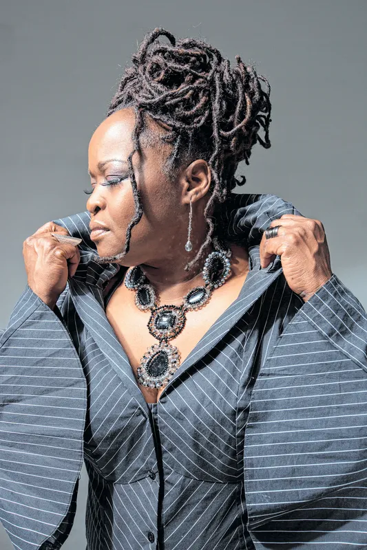 A cantora americana Terri Odabi, considerada nova diva do blues e soul dos EUA, e pela primeira vez no Brasil 