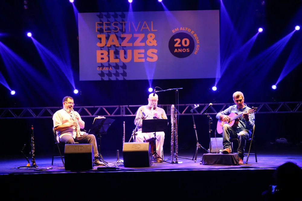 Guinga com Nailor Proveta e Teco Cardoso no palco da Cidade Jazz & Blues