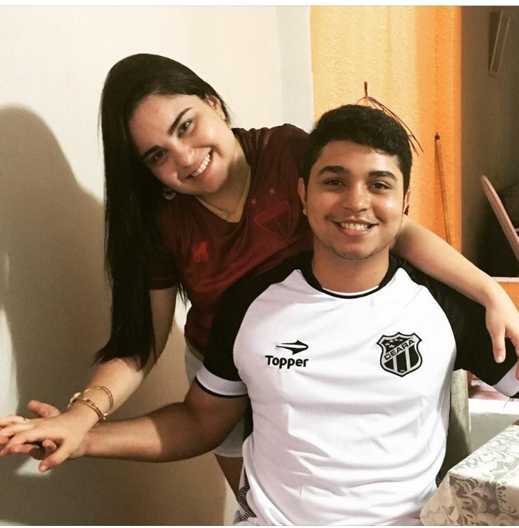 Conheca A Historia De Emilton E Rafaela Casal Que Noivou Durante O Classico Rei Jogada Diario Do Nordeste