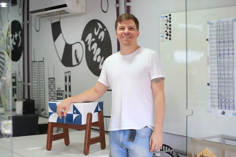 O designer Rafael Studart fala sobre a experiência com o coletivo Objeto Comum