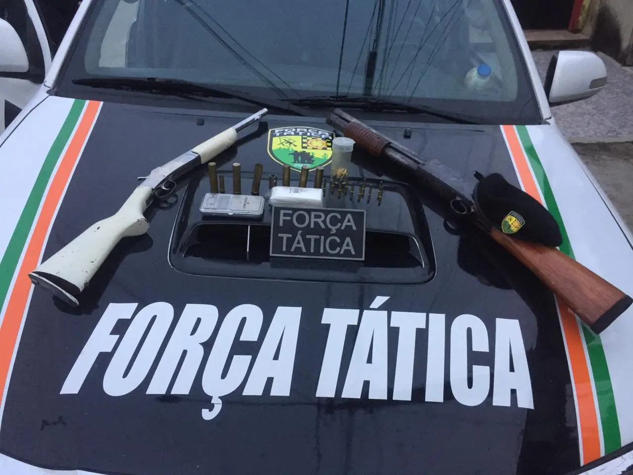 Imagem da notícia PM apreende duas carabinas e munições no Conjunto Esperança