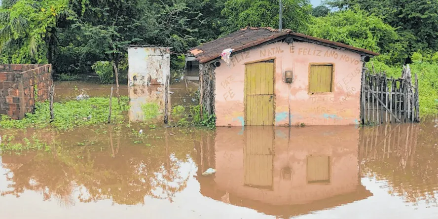 No último ano, moradores da Zona Norte do Estado sofreram  os impactos das intensas chuvas. A preocupação maior se deu pela barragem em Morrinhos, próxima a cidade de Santana do Acaraú.