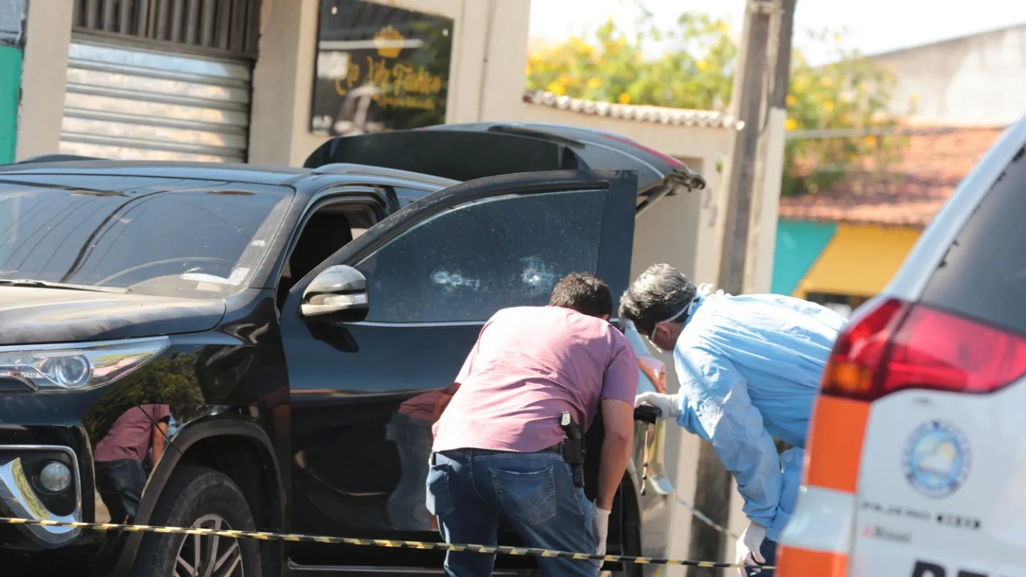 O vereador João Roberto de Oliveira Martins foi executado em agosto de 2018 em frente ao prédio da Câmara Municipal de Itaitinga. Ele foi atingido por 10 tiros
