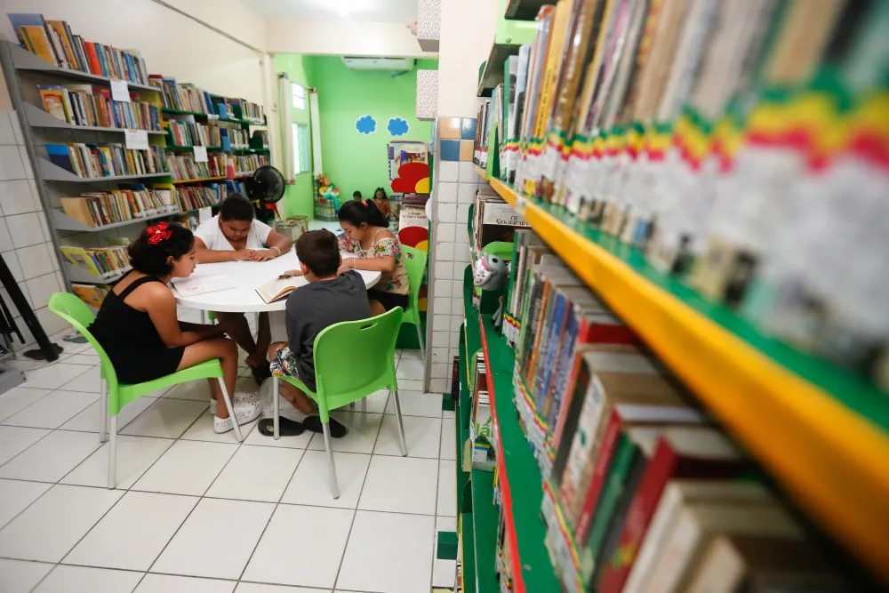 Biblioteca Comunitária Sorriso da Criança, no Presidente Kennedy