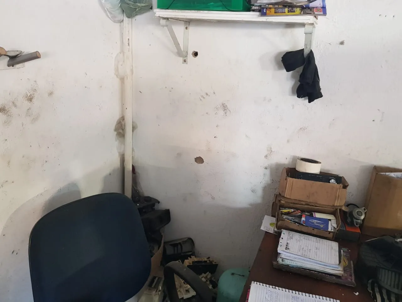 Tiros acertaram sala de oficina na Granja Lisboa