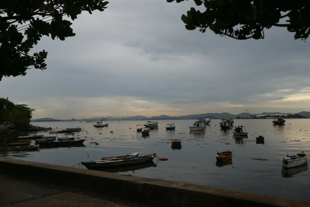 Registro de quase-noite na Praia da Guanabara