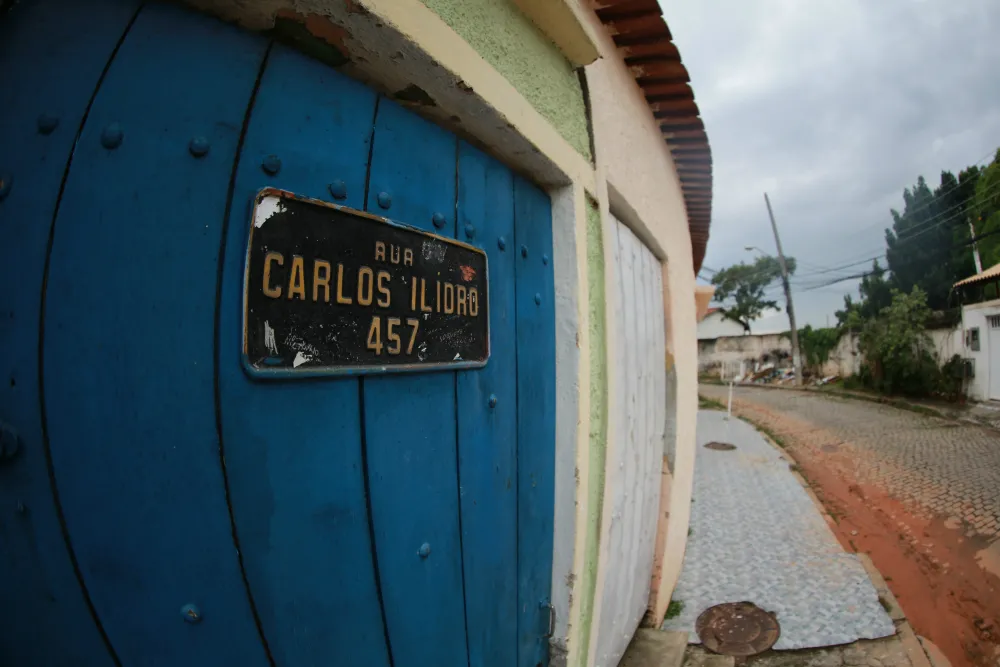 Placa da Rua Carlos Ilidro, onde Rachel de Queiroz morou