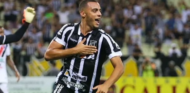Com a camisa do Vovô, Arthur marcou 24 gols em 2018 e se consolidou como um dos artilheiros do Brasil