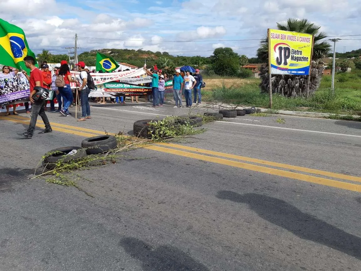 No Interior, estradas foram bloqueadas