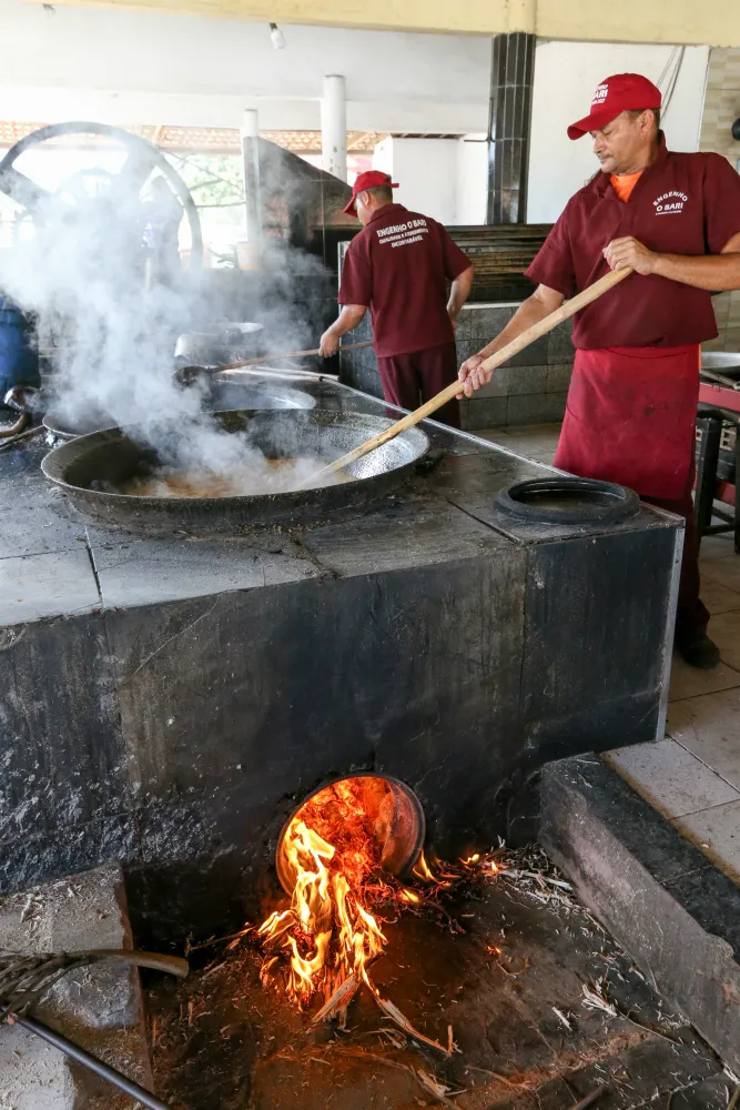 São várias etapas para feitura do doce 
