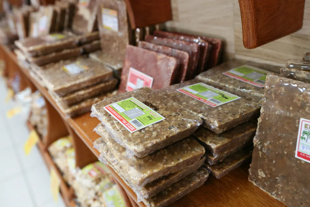Sortida, a lodinha do Engenho O Bari tem farta diversidade de sabores de rapadura