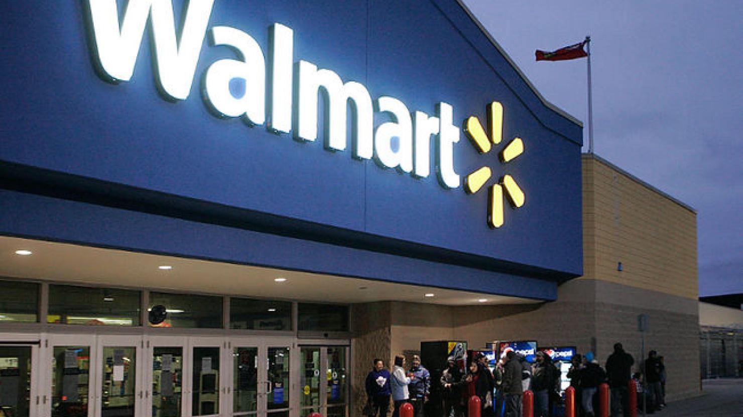 Walmart fecha mais cinco lojas e demite na área administrativa