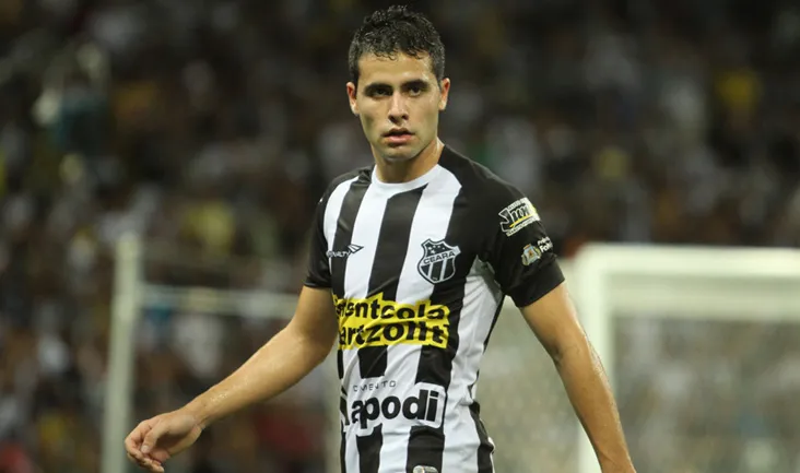 Pelo Vovô, Eduardo fez 40 partidas e marcou quatro gols em 2014
