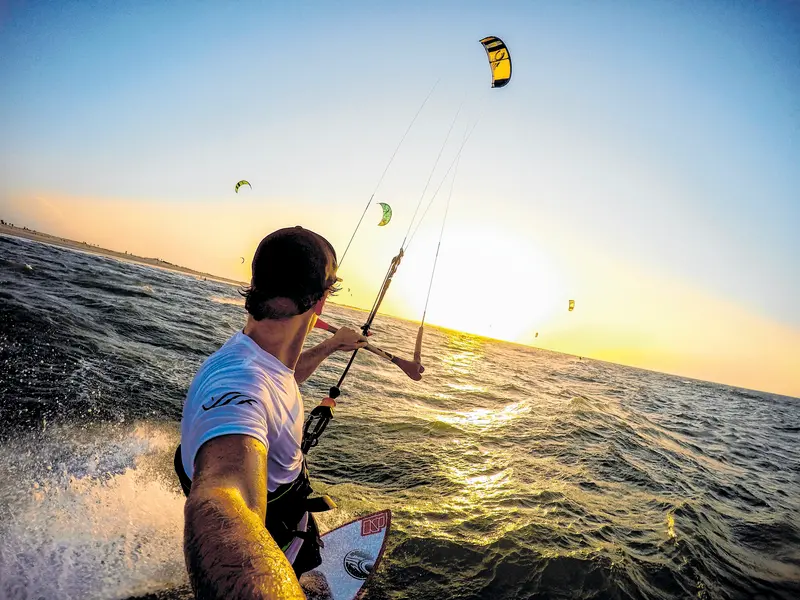 Imagem da notícia Temporada de ventos no Ceará abre caminho para esportes do mar
