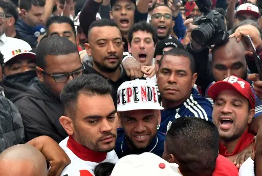 Imagem da notícia Daniel Alves tem mais títulos do que todos os clubes da Série A neste século