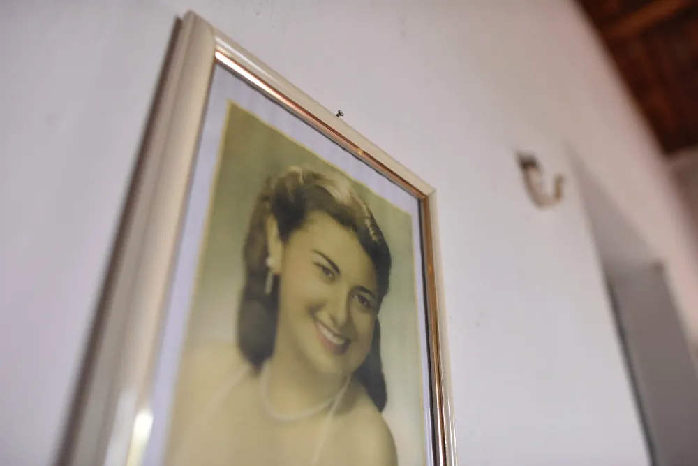 Na casa, a memória caminha lado a lado com olhares curiosos sobre a vida de Rachel