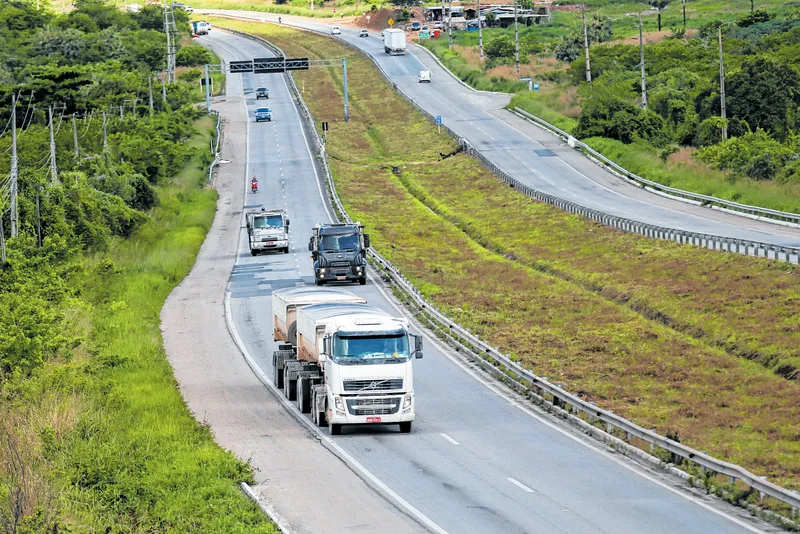 A proposta estimularia a contratação de caminhoneiros autônomos