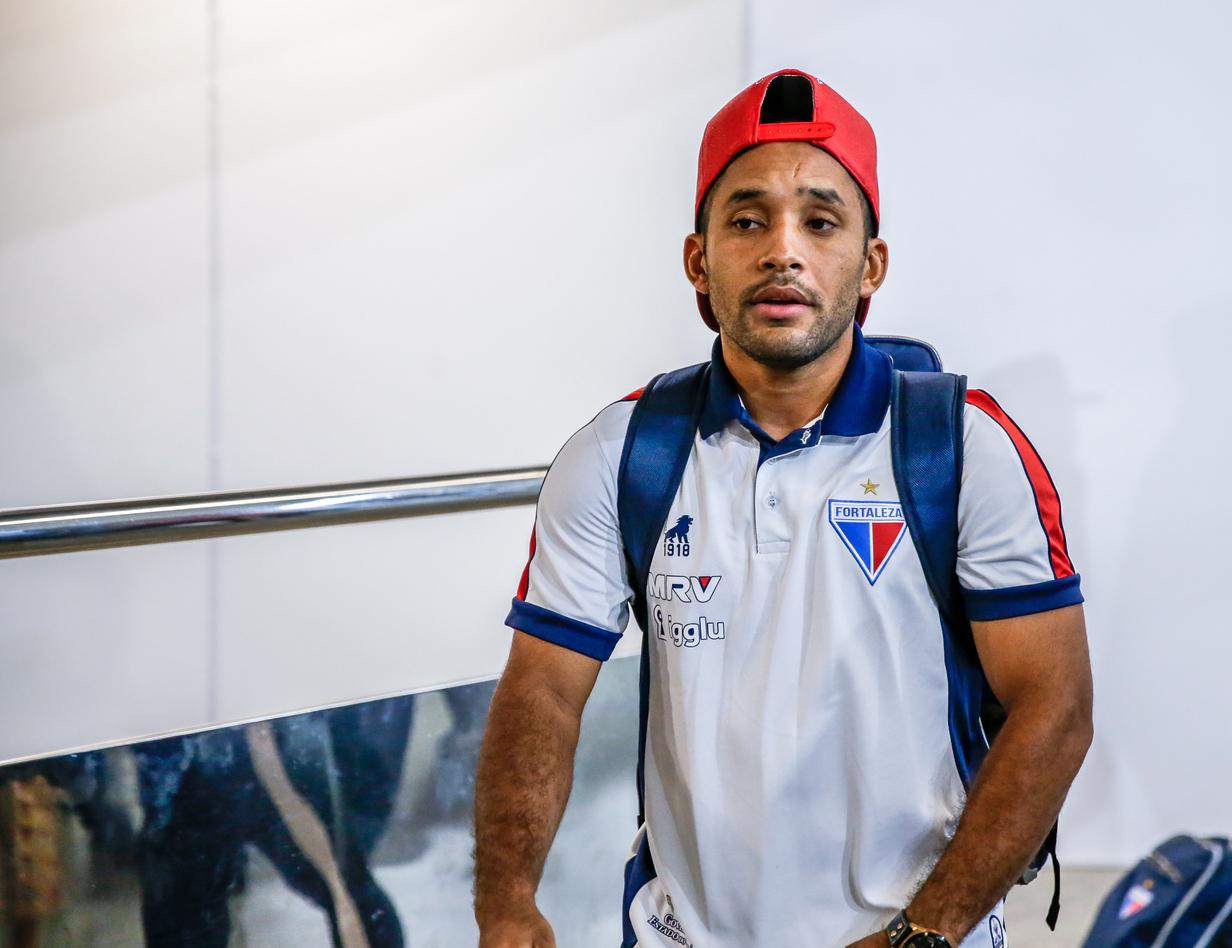 Edinho é regularizado pelo Fortaleza e deve estrear contra ...