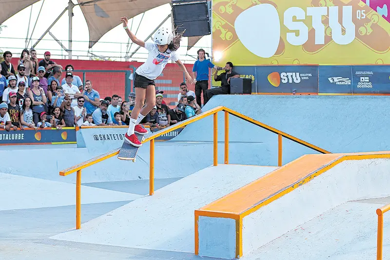 Imagem da notícia Rayssa Leal vem se destacando no skate e mira os Jogos de Tóquio 2020