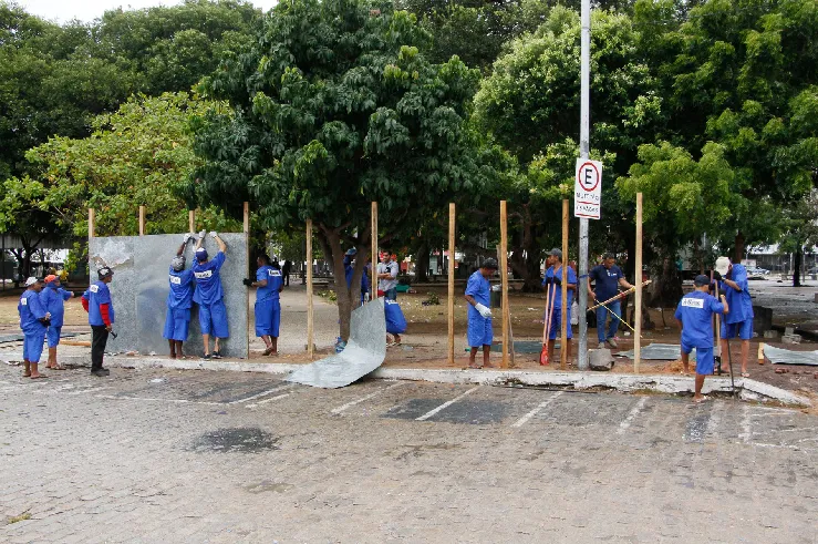 As obras de requalificação da praça devem durar 15 meses.